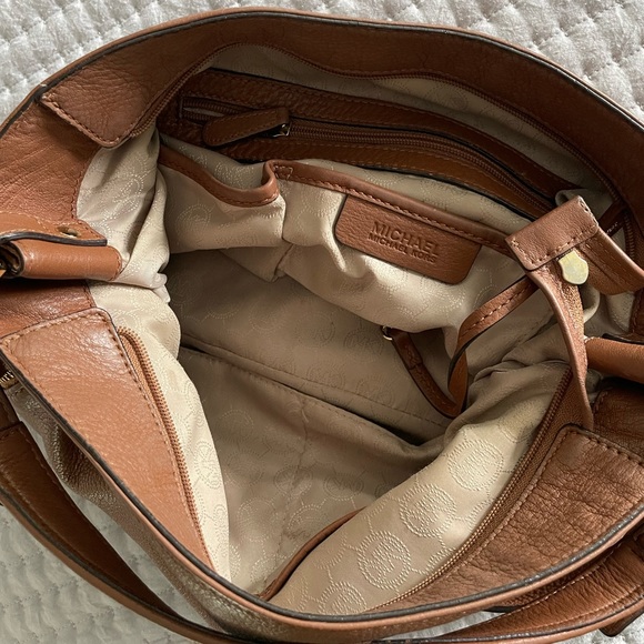 Michael Kors leather shoulder bag - Picture 8 of 8